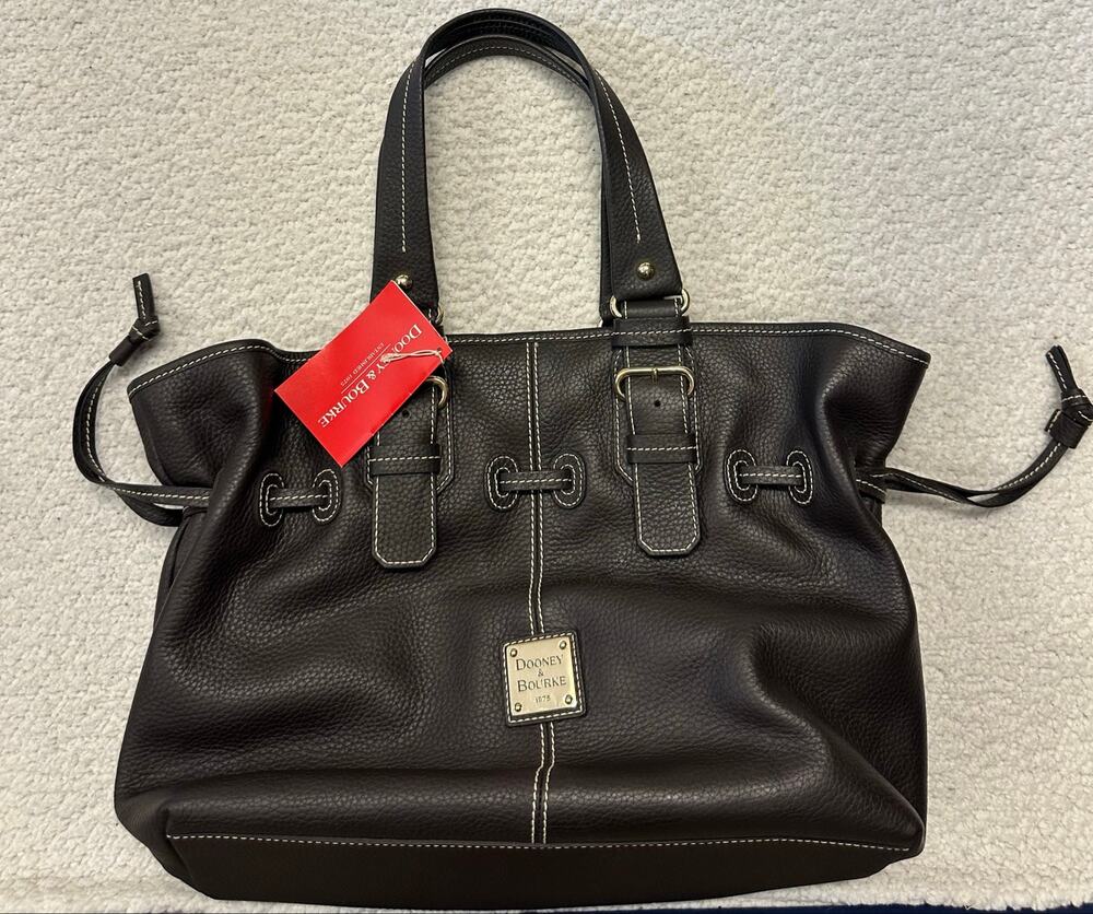 NWT* Y2K Dooney & Bourke Medium Chiara Shoulder Bag
